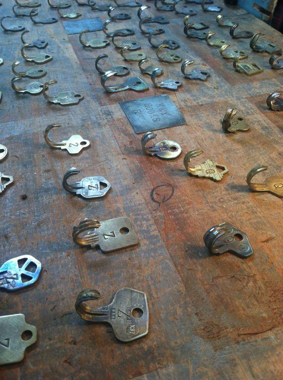 50 Оригинальных вешалок в интерьере